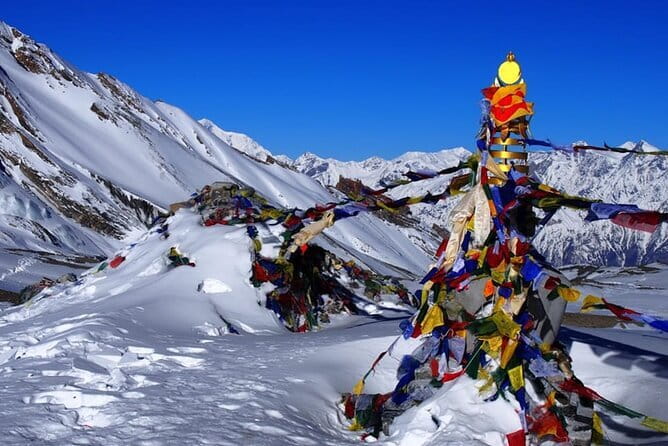 13 Days Trekking in Annapurna Circuit - Days 2 to 4: Villages, bridges, and changing scenery