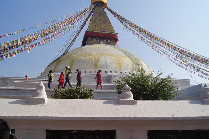 8 Days Special Nepal Tour Package - Day 3: The road to Chitwan and Tharu culture
