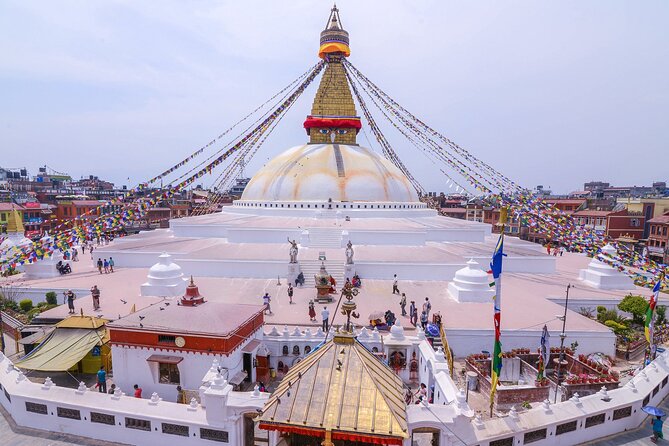 8 Days Tour in Nepal (4 Star Accommodation) - Day 2: Four major Kathmandu Valley landmarks