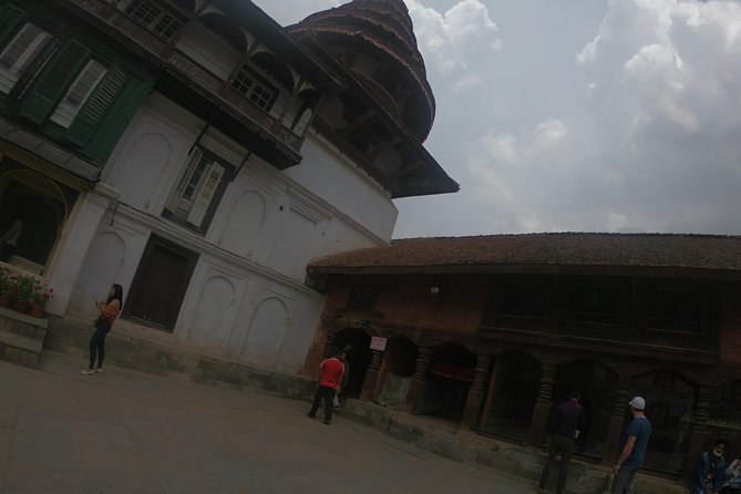 Bhaktapur Day Tour with Changu Narayen - Bhaktapur Durbar Square for three hours