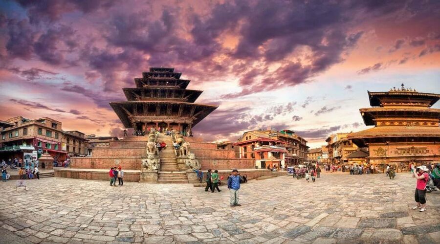 Bhaktapur Durbar Square and Boudhanath Stupa - Two sides of Kathmandu Valley in one afternoon