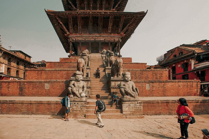 Bhaktapur Sightseeing & Dhulikhel, Namo Buddha, Panauti Tour - Sanga’s Kailashnath Mahadev statue on the return