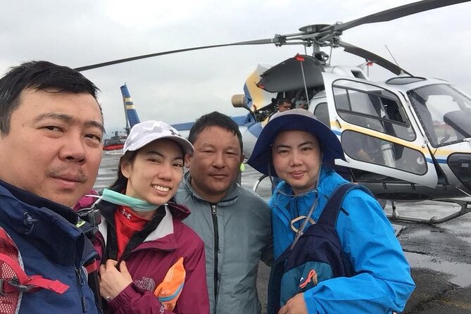 Everest Base Camp Helicopter Tour Stop at Hotel Everest View. - Pheriche and the window-seat plan