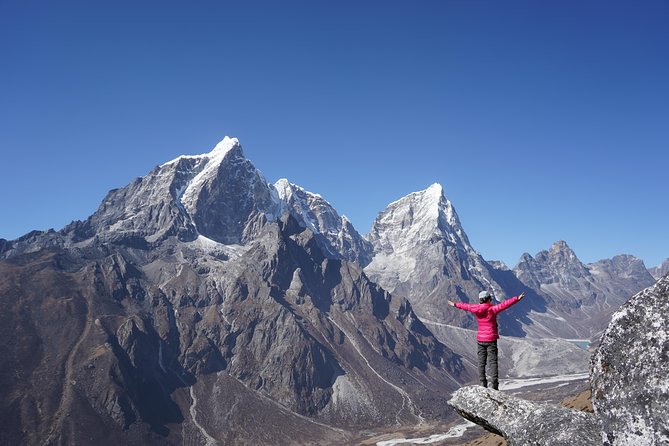 Everest Base Camp Trekking - Day 2: Flying to Lukla and starting on foot