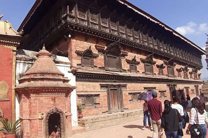 Explore Entire Kathmandu with Guide - Swayambhunath: a Buddhist hilltop stop