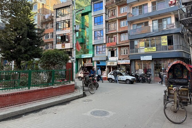 Kathmandu: Food, Drink and Shopping Rickshaw Tour - A 30-minute rickshaw look at Thamel