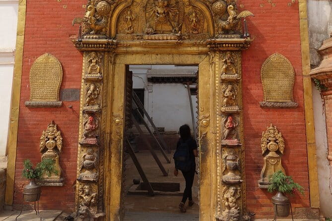 Kathmandu Heritage Day Tour - What the private car changes
