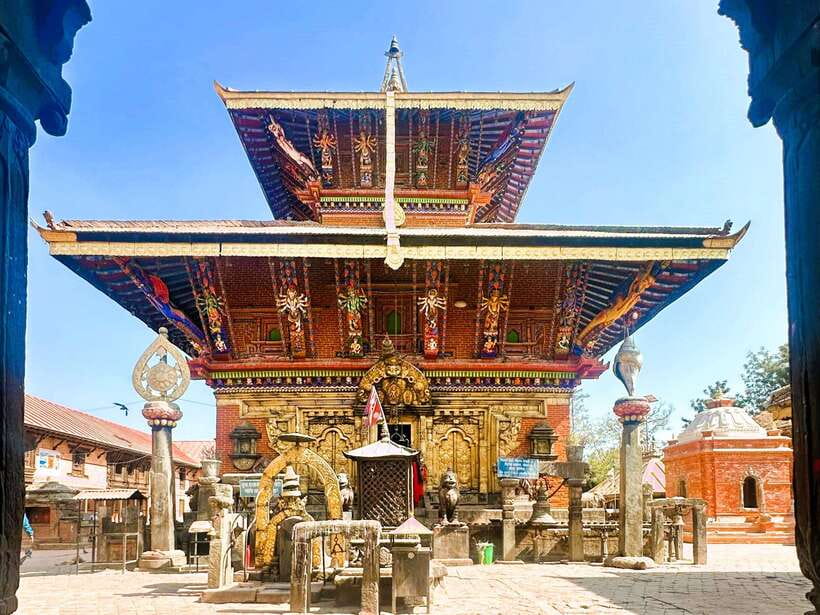 Kathmandu: Nagarkot Sunrise & Hiking to Changunarayan - Changunarayan and the details in the stone