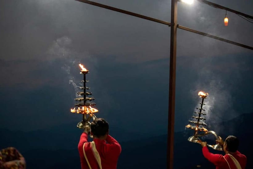 Kathmandu: Pashupatinath Evening Aarati Tour Private/Group - Walking through the Pashupatinath complex