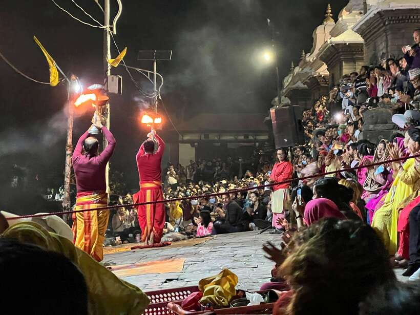 Kathmandu: Pashupatinath Evening Aarati Tour Private/Group - The cremation activity and what to expect nearby
