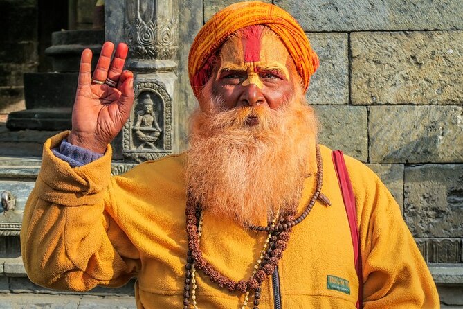 Kathmandu Spiritual Sites: Bodhnath & Pashupatinath Tour - The 15-minute walk between the sites