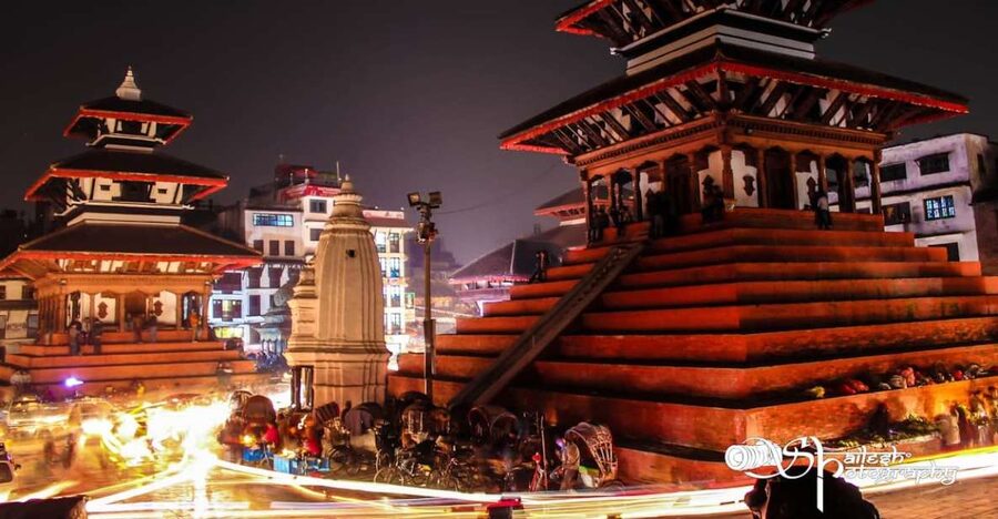 Kathmandu : Swambhunath & Durbar Square Guided Half Day Tour - Entering Kathmandu Durbar Square