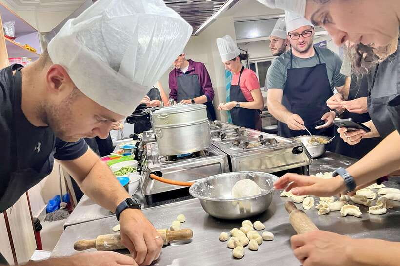 Kathmandu: Traditional Momo Making Class & Pickup - Steaming, tasting, and masala tea