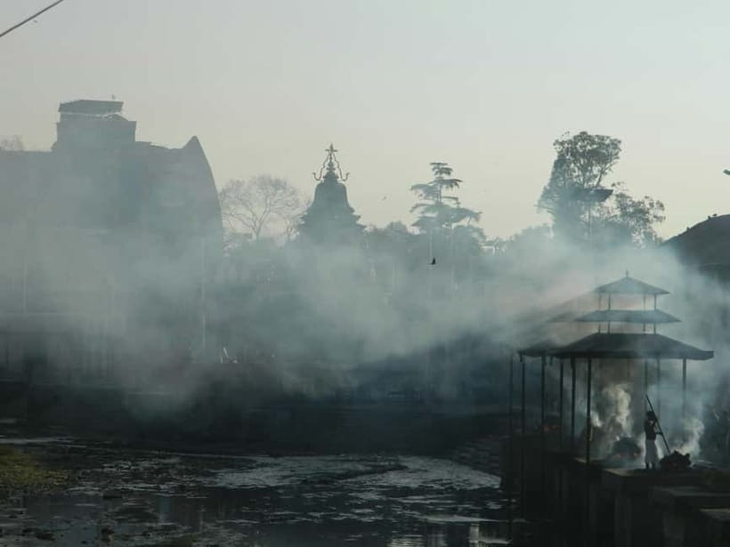 Katmandu: Pashupatinath Open Cremation & Evening Aarati - Why Pashupatinath feels different at dusk