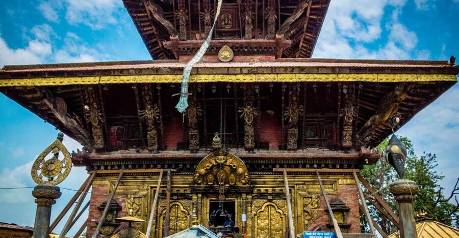 Nagarkot Sunrise With Trip To Changu Narayan and Bhaktapur - Changu Narayan and the Details in the Stone