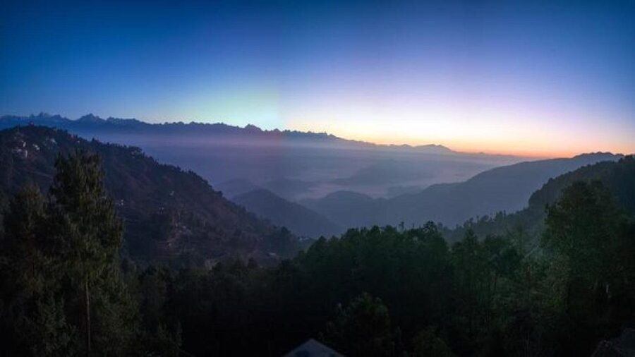 Panoramic Day Hike from Nagarkot to Changunarayan with Lunch - Changu Narayan’s fifth-century temple