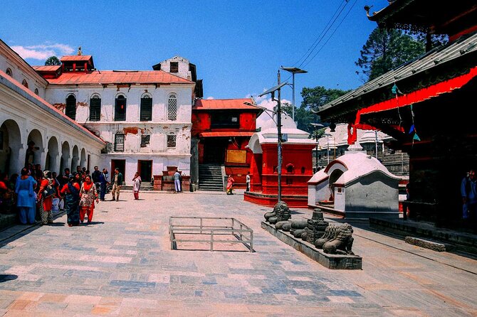Pashupatinath Temple, Hindu Crematorium and Aarati in-depth Tour - Why Pashupatinath needs more than a quick look
