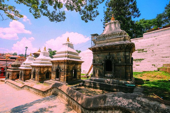 Pashupatinath Temple, Hindu Crematorium and Aarati in-depth Tour - Returning for the Sandhya Aarati