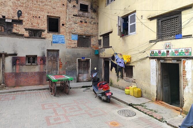 Patan and Bhaktapur Boutique Tour - Starting at Patan Gate and Pimbahal