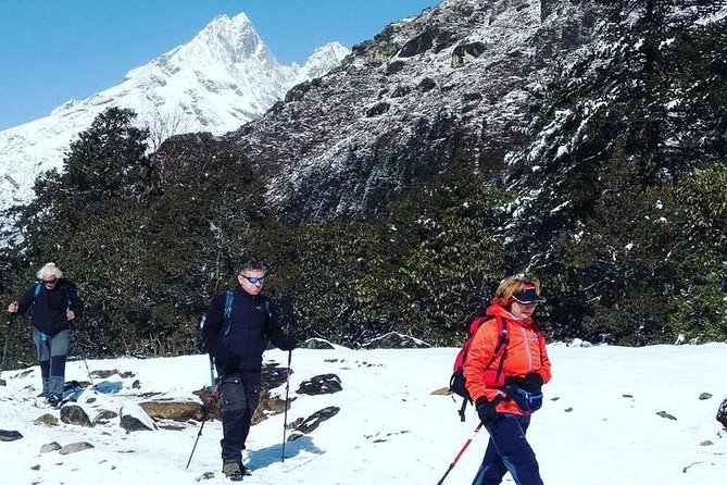 Short Everest Base Camp Trek 10 Days - Walking through the Dudh Kosi valley